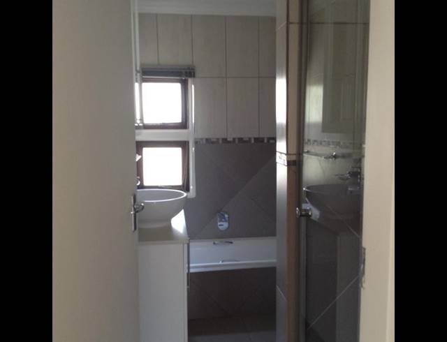 2 BEDROOM TOWNHOUSE FOR SALE IN SANDOWN